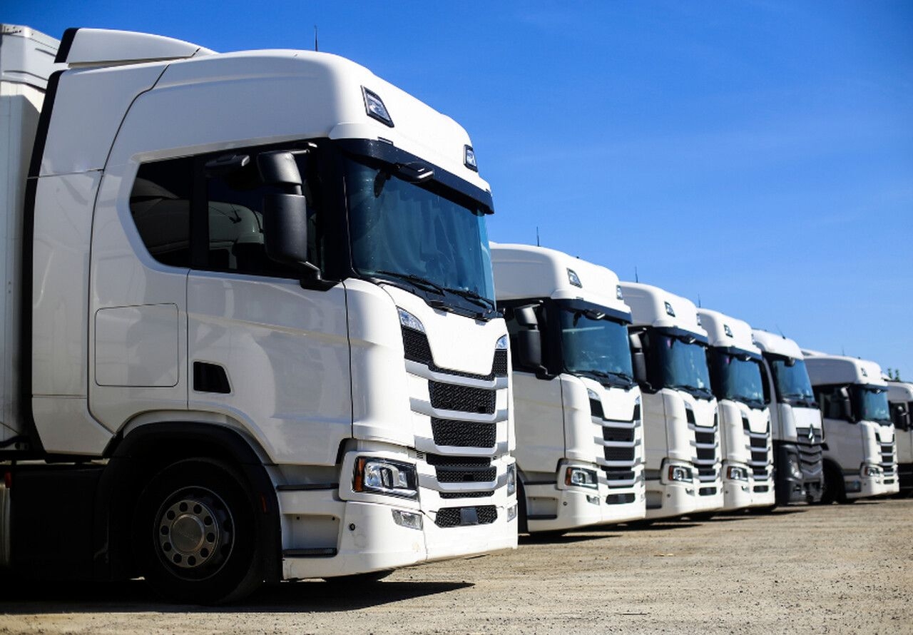 Komentarz ekspercki Mateusza Jabłońskiego w raporcie MGBI na temat restrukturyzacji i upadłości w branży transportowej